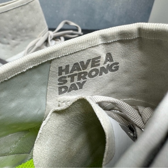 Nike Women's Air Zoom Strong 2 "Light Bone" Training/Lifting Shoe - Size 8 - Picture 6 of 8